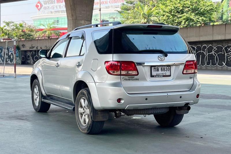 TOYOTA FORTUNER 2005