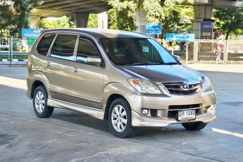 TOYOTA AVANZA 2009