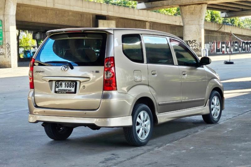 TOYOTA AVANZA 2009