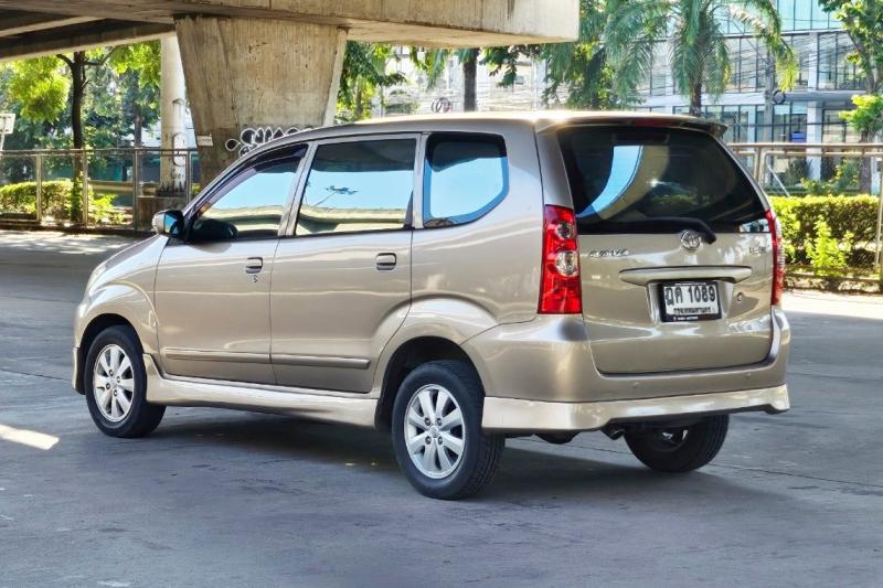 TOYOTA AVANZA 2009