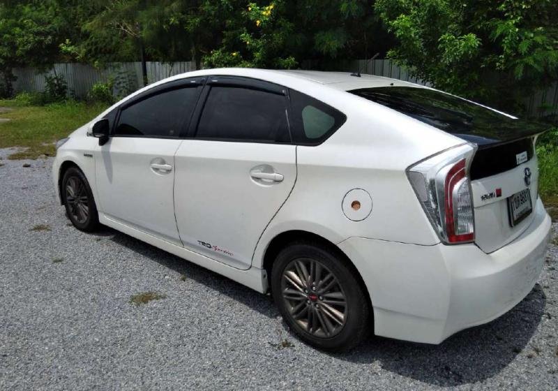 TOYOTA PRIUS 2012