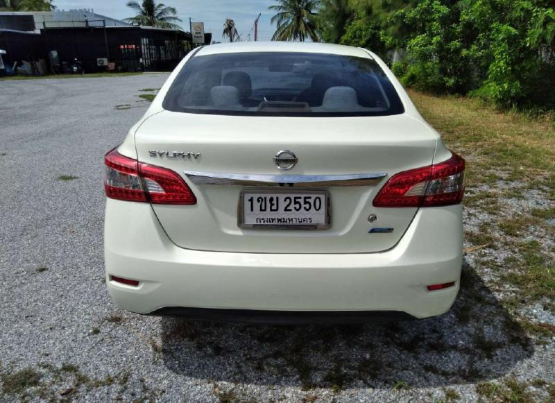 NISSAN SYLPHY 2012