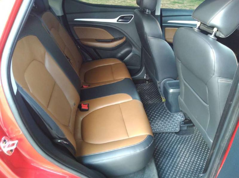 MG ZS1 2019