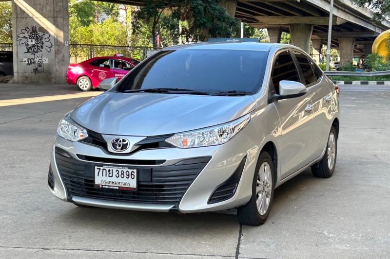 TOYOTA Yaris ATiV 2018