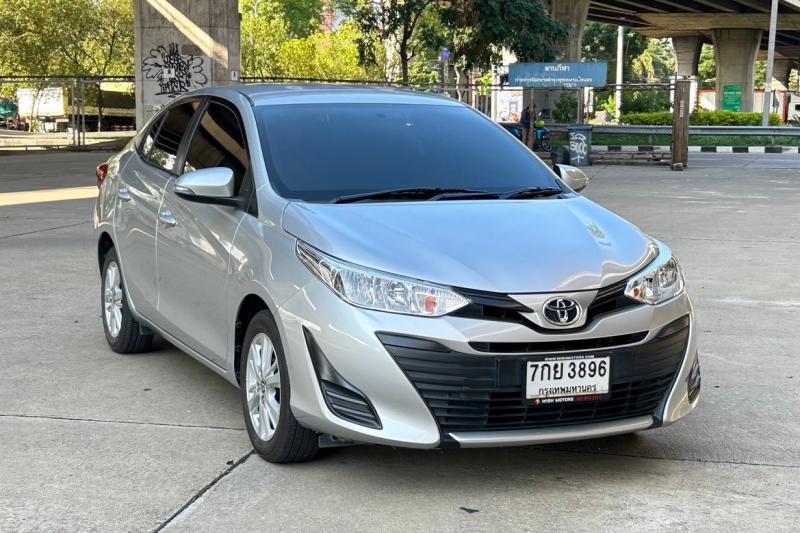 TOYOTA Yaris ATiV  2018