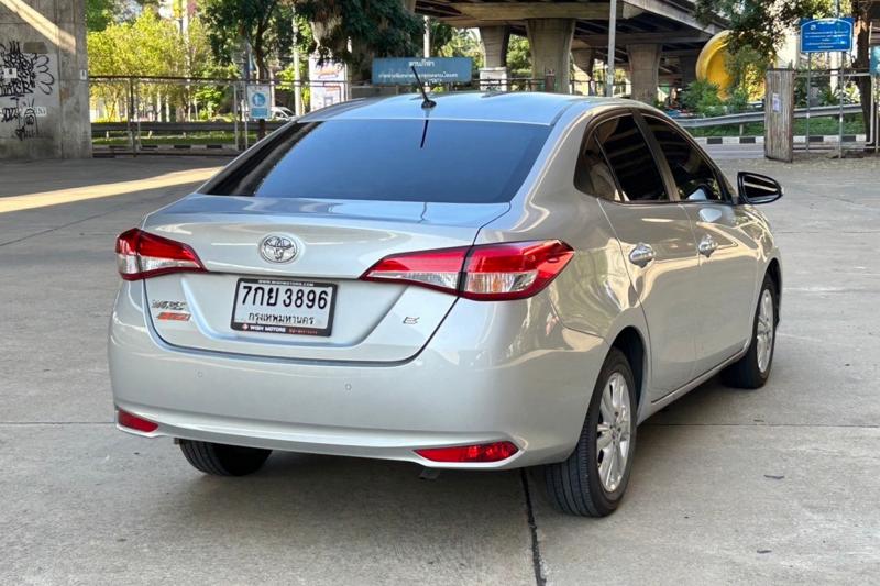 TOYOTA Yaris ATiV  2018