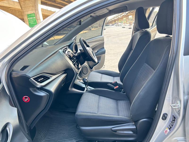 TOYOTA Yaris ATiV 2018