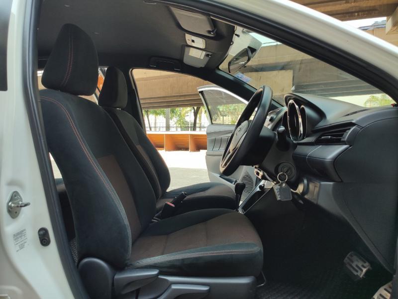 TOYOTA YARIS 2015