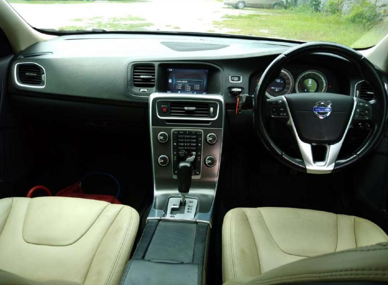 VOLVO S60 DRIVE S 2012