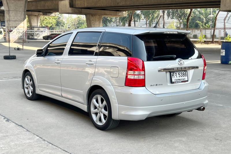 TOYOTA WISH 2004