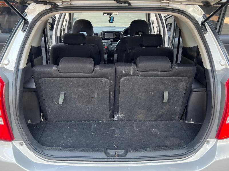 TOYOTA WISH 2004