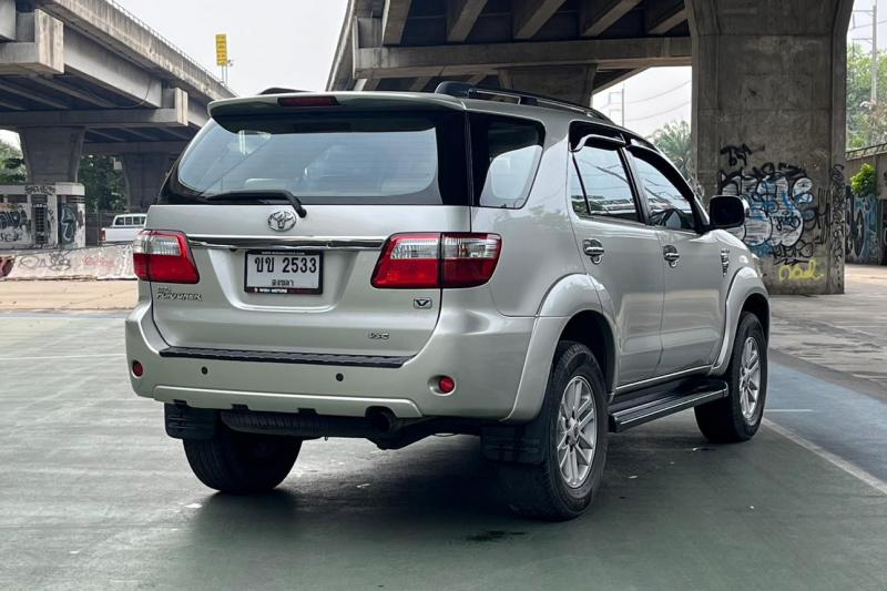 TOYOTA FORTUNER 2009