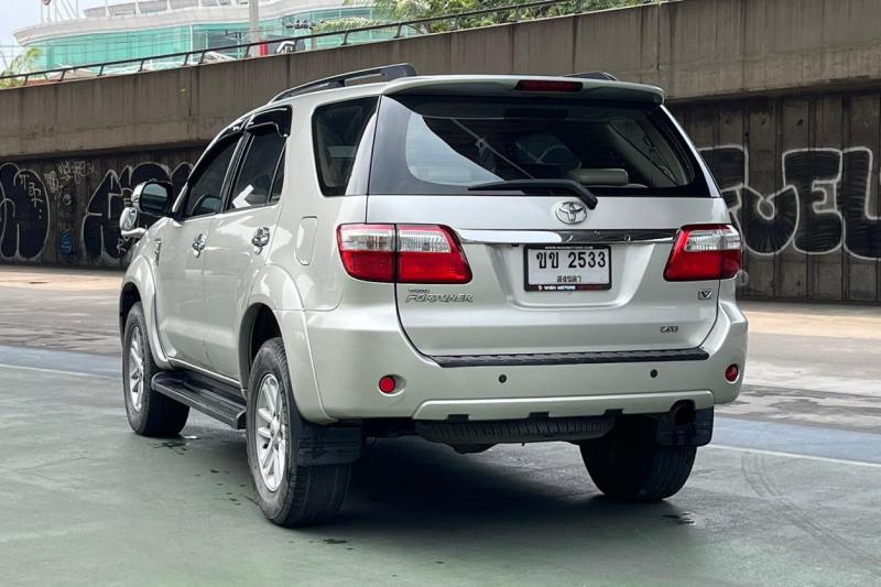 TOYOTA FORTUNER 2009