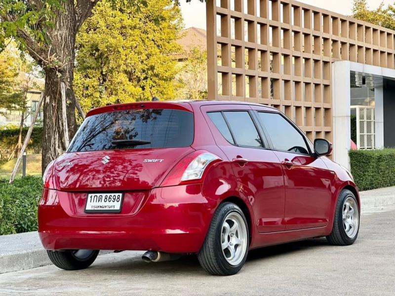 SUZUKI Swift 2012