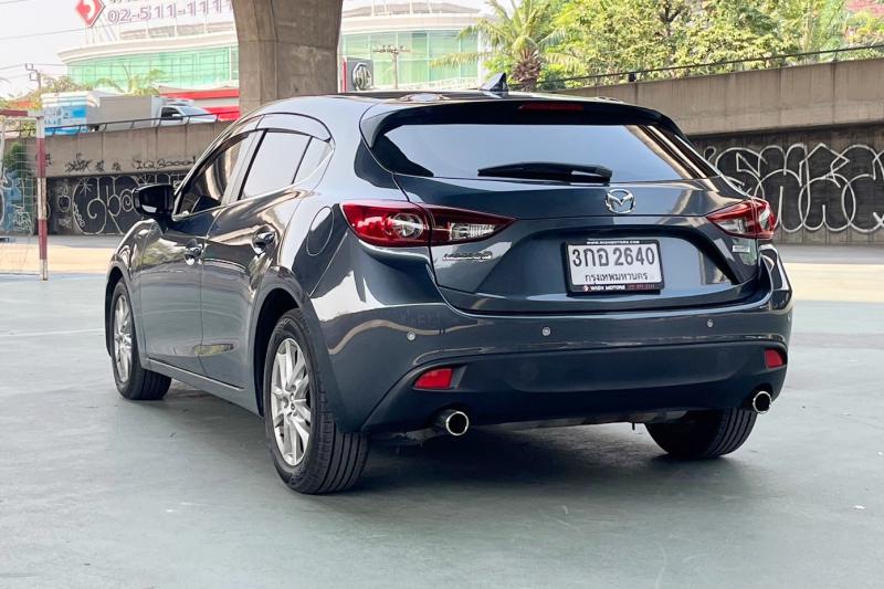 MAZDA 3 2015