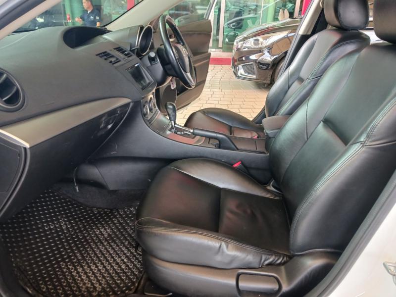 MAZDA 3 2013