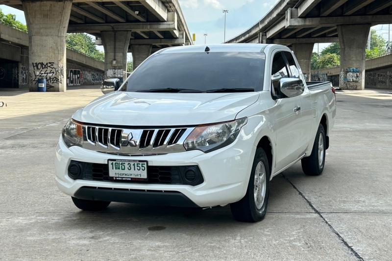 MITSUBISHI Triton Mega Cab 2015