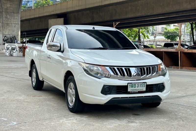 MITSUBISHI Triton Mega Cab 2015