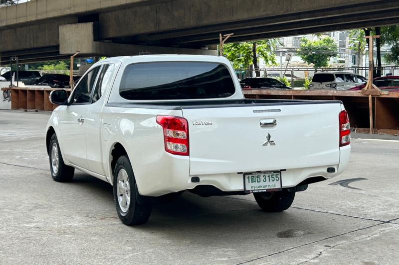 MITSUBISHI Triton Mega Cab 2015