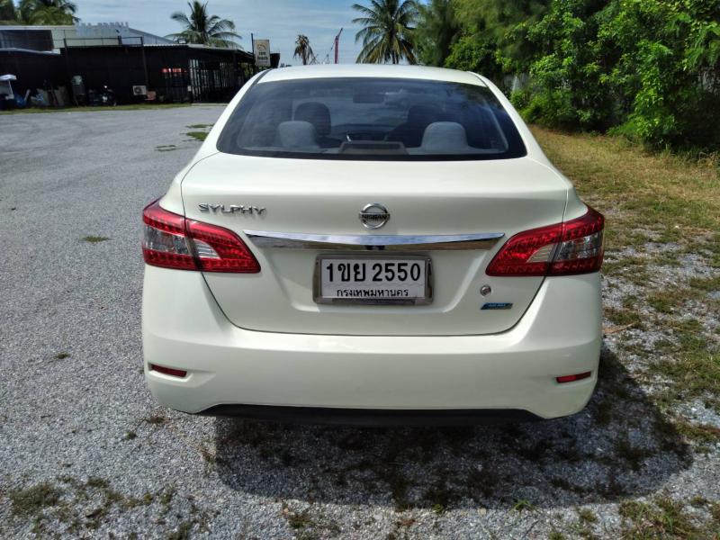 NISSAN SYLPHY 2012