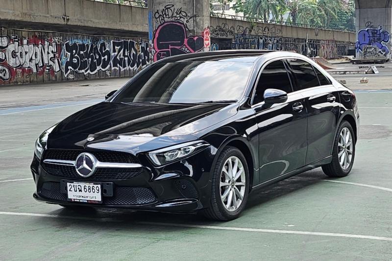 BENZ A200 2021