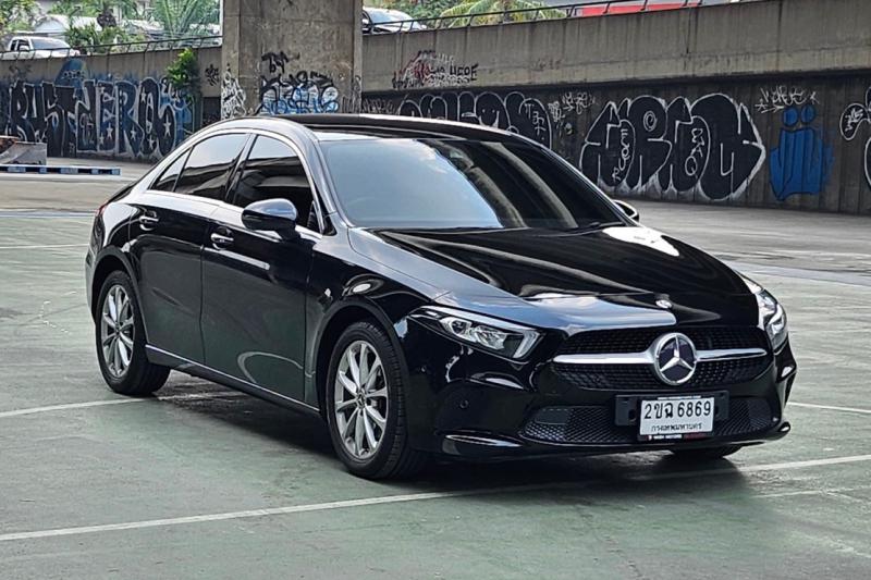 BENZ A200 2021