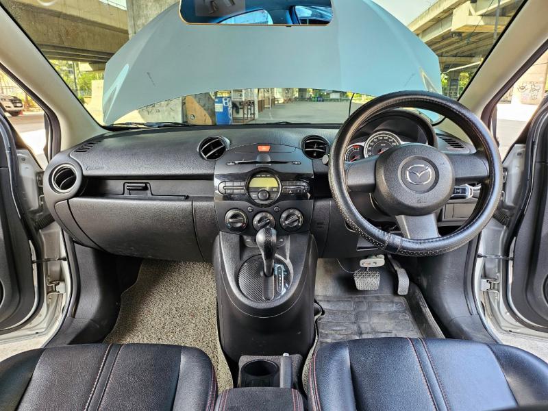 MAZDA 2 2013