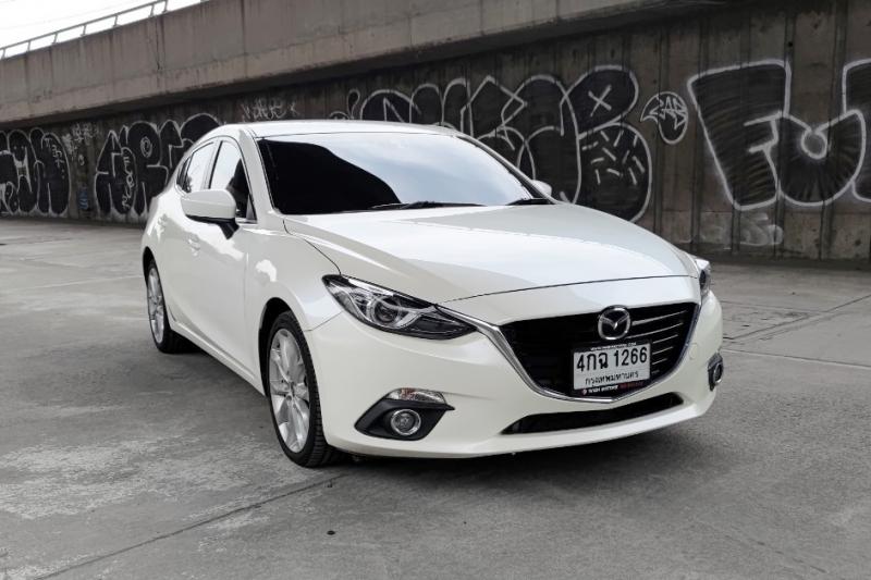 MAZDA 3 2015