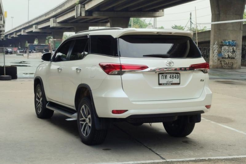 TOYOTA FORTUNER 2018