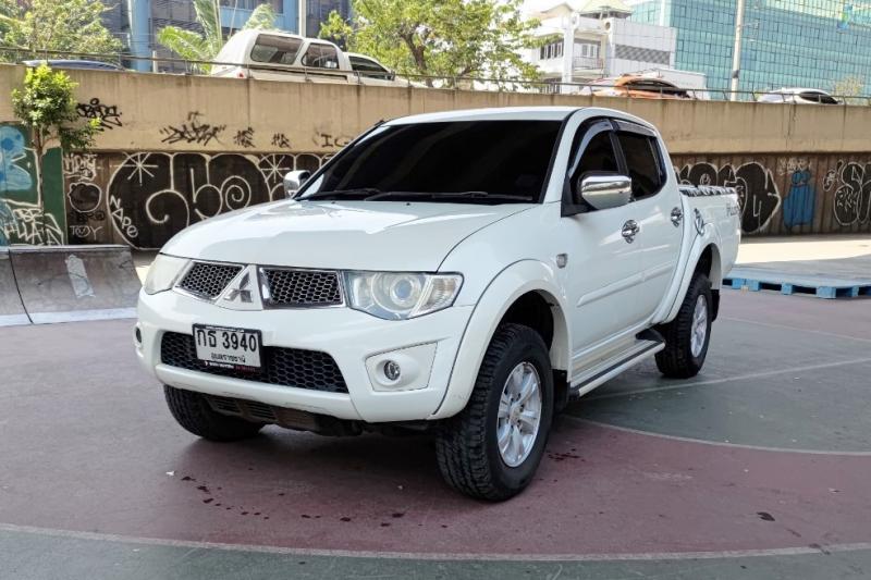 MITSUBISHI Triton 2012