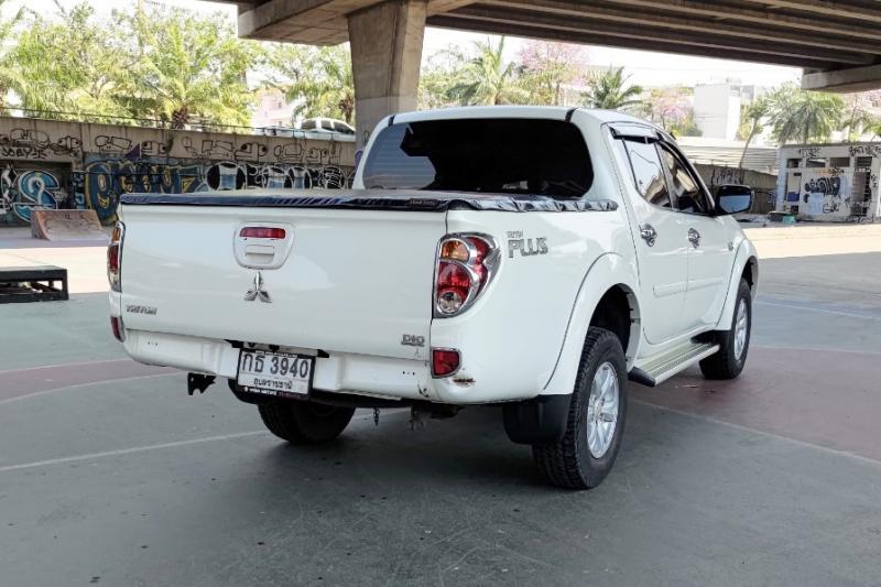 MITSUBISHI Triton 2012