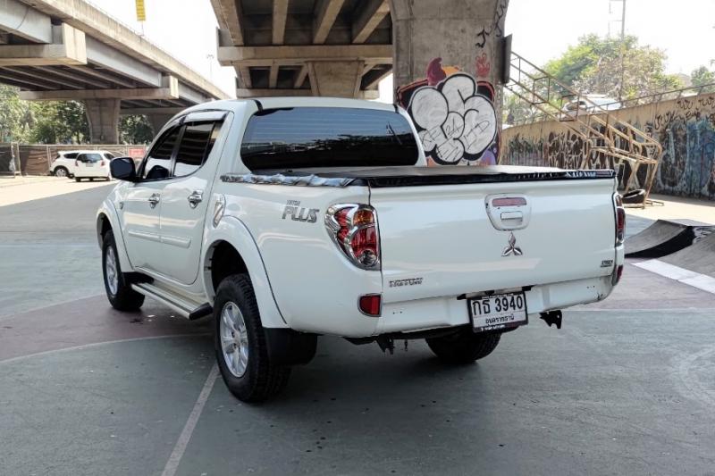 MITSUBISHI Triton 2012