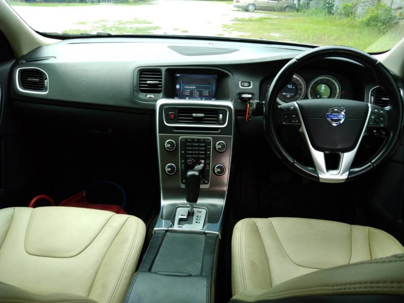 VOLVO S60 2012