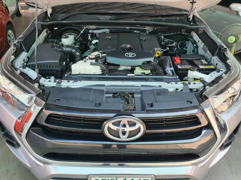 TOYOTA Hilux Revo 2.4 Entry 2021