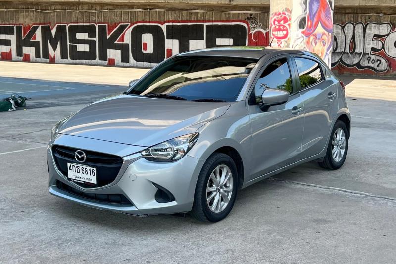 MAZDA 2 2015