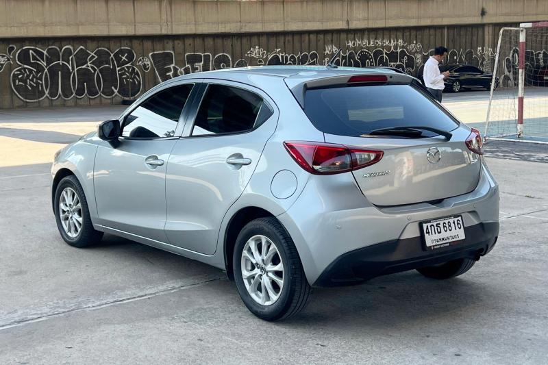 MAZDA 2 2015