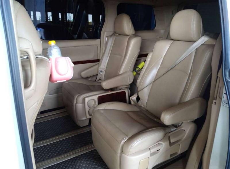 TOYOTA ALPHARD 2010