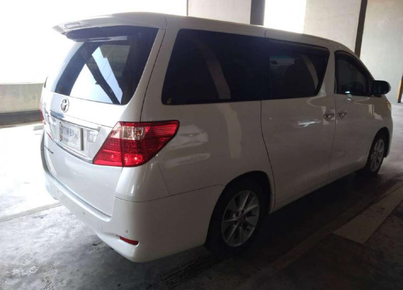 TOYOTA ALPHARD 2010