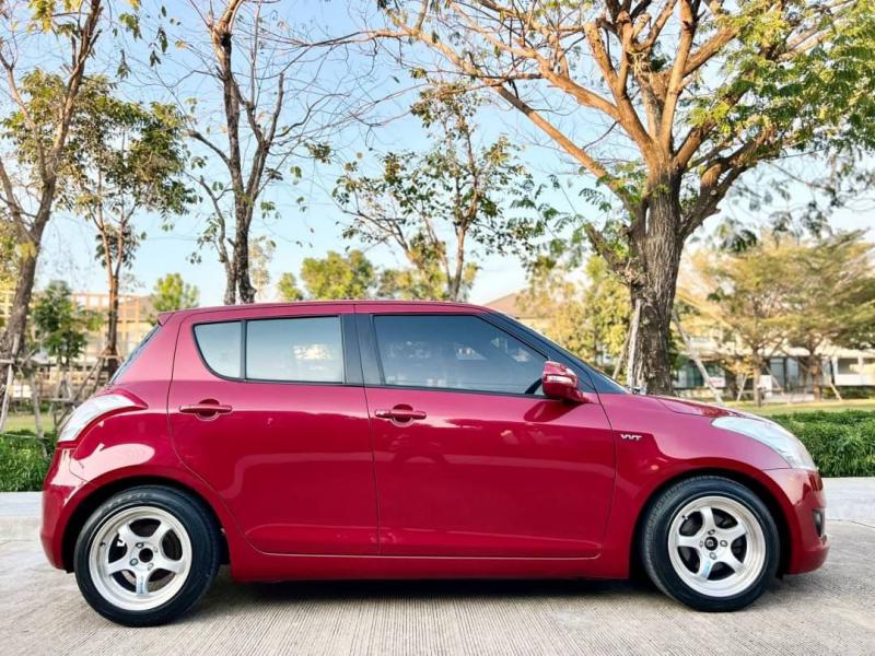 SUZUKI Swift 1.2GLX 2012