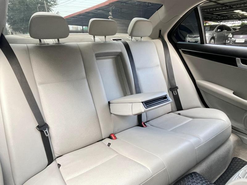 BENZ C200 2012
