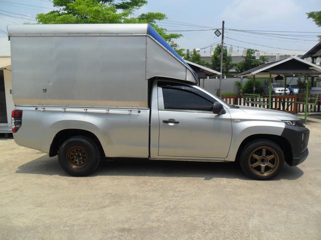 MITSUBISHI Triton 2019
