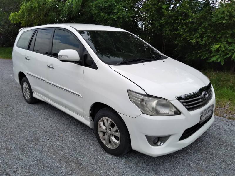 TOYOTA INNOVA 2012