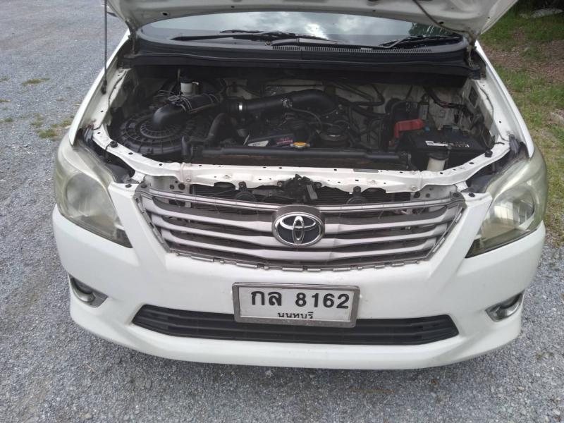 TOYOTA INNOVA 2012