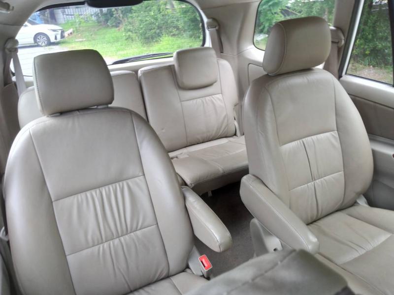 TOYOTA INNOVA 2012