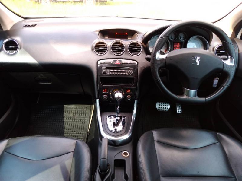 TOYOTA PRIUS 2012