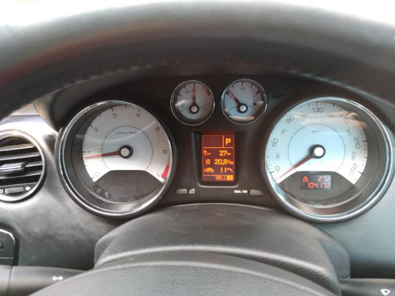 TOYOTA PRIUS 2012