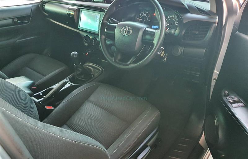 TOYOTA Hilux Revo 2.4 Entry 2021