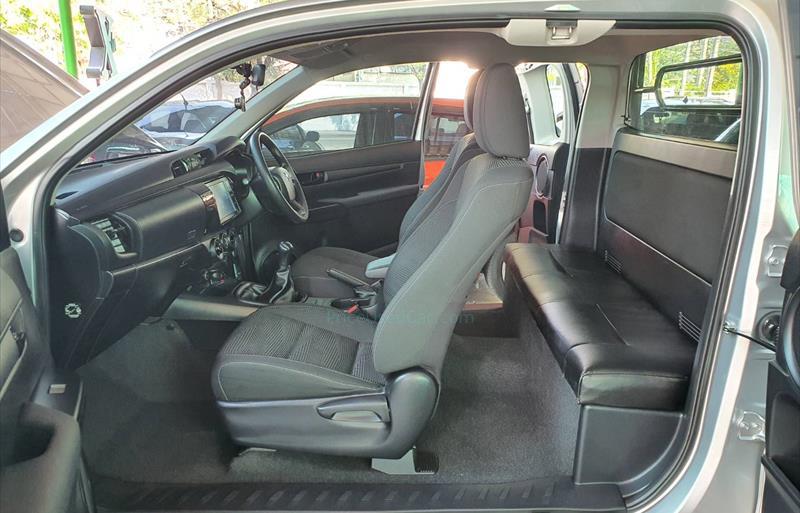 TOYOTA Hilux Revo 2.4 Entry 2021