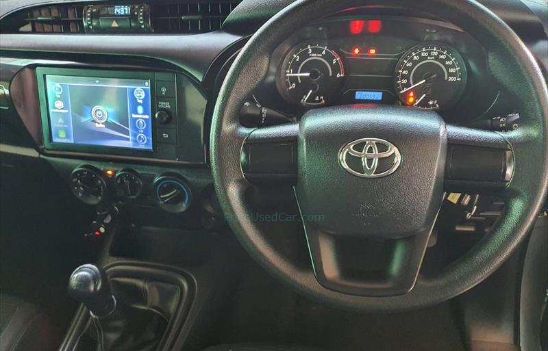 TOYOTA Hilux Revo 2.4 Entry 2021