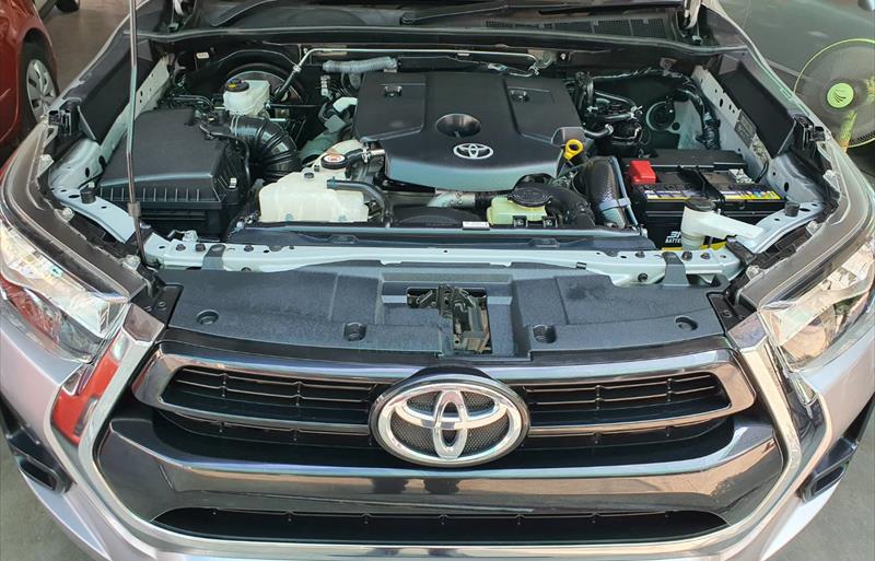 TOYOTA Hilux Revo 2.4 Entry 2021